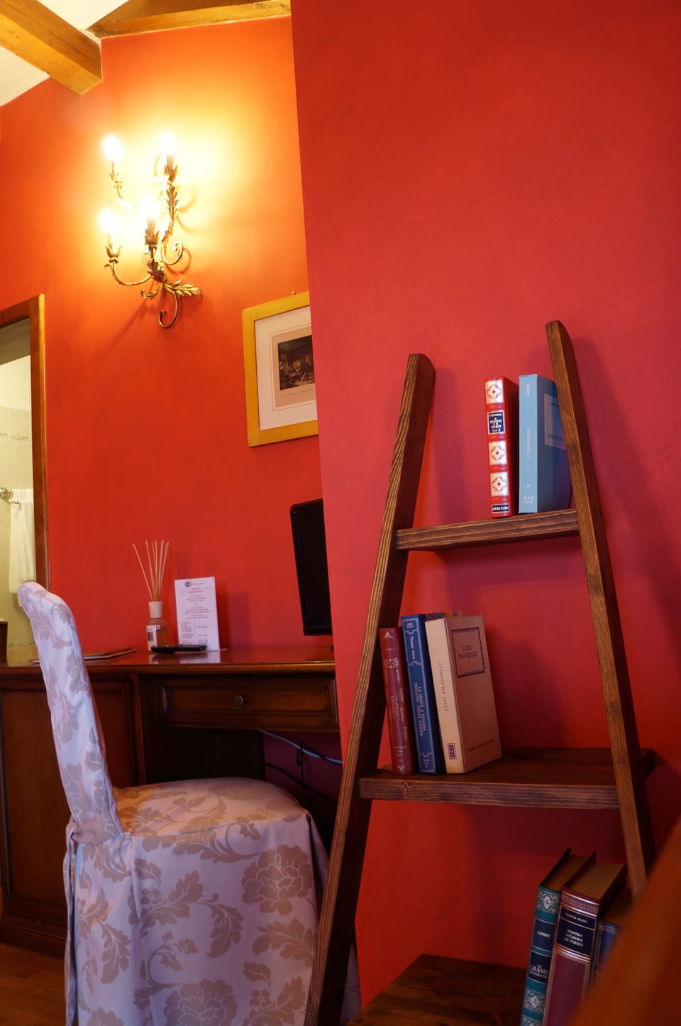 Double or Twin Room, Vineyard View | Minibar, in-room safe, desk, free WiFi