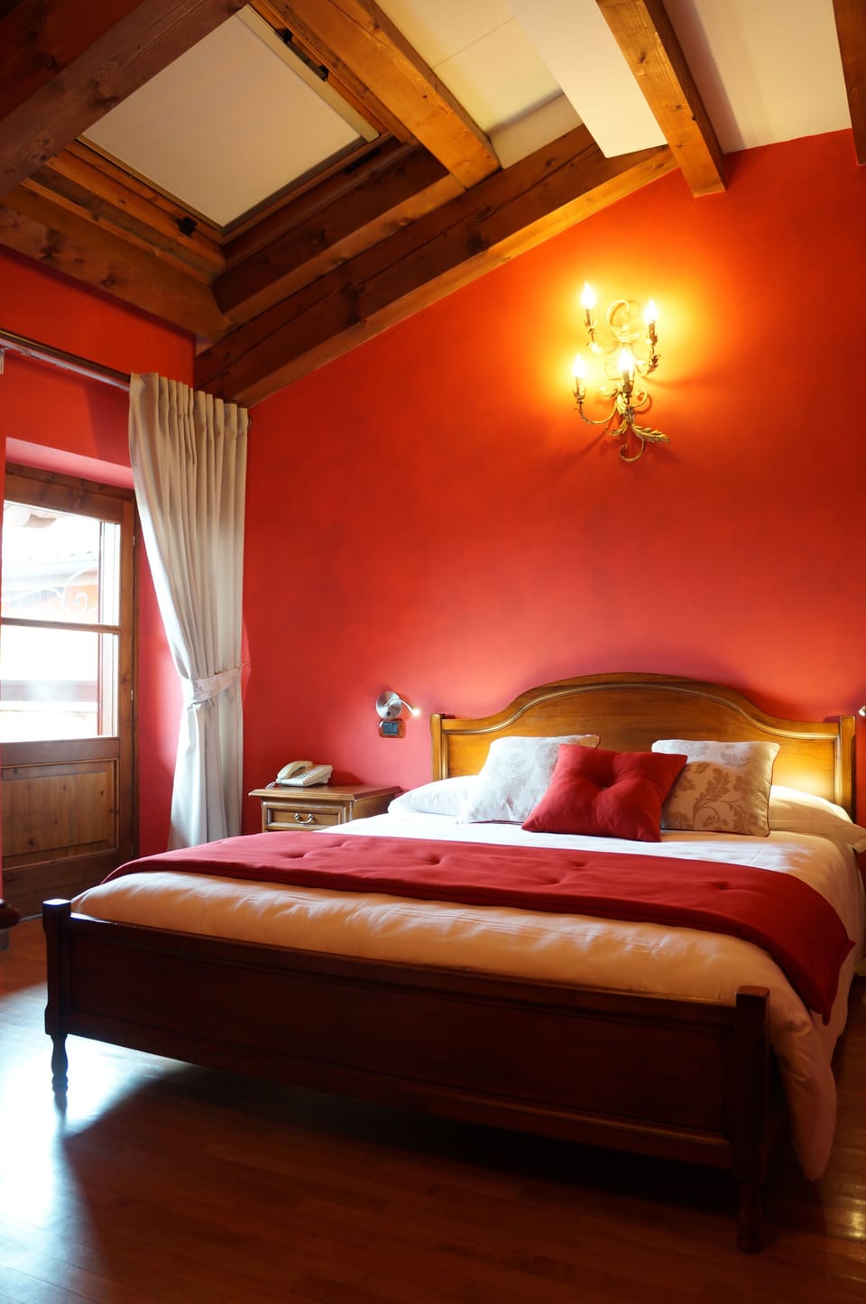 Double or Twin Room, Vineyard View | Minibar, in-room safe, desk, free WiFi
