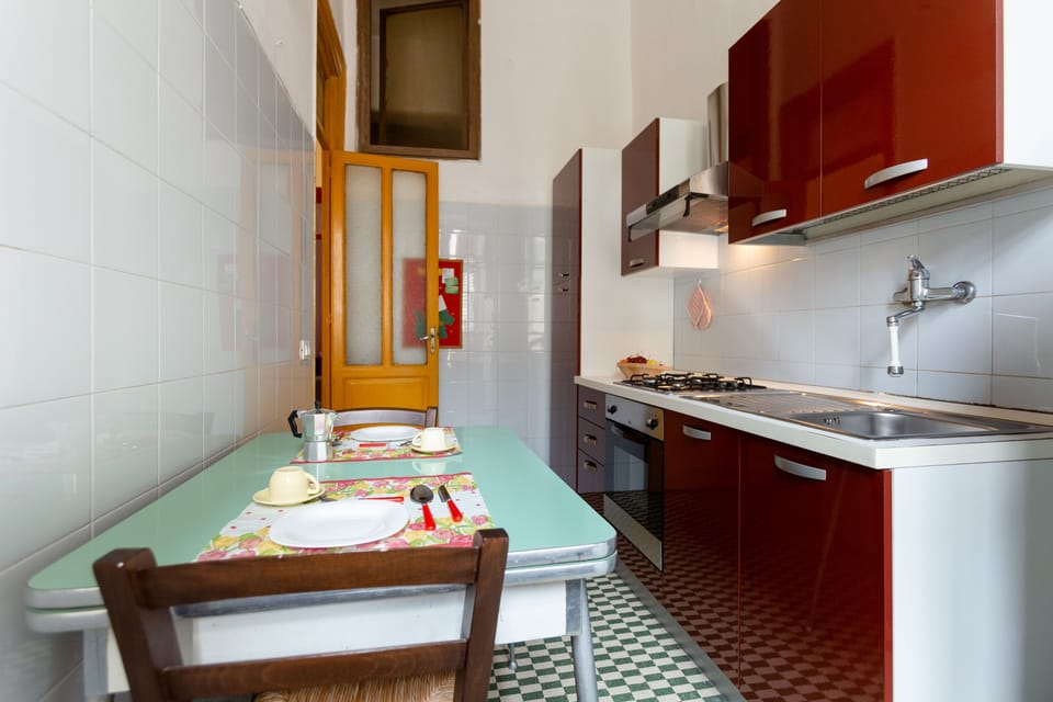 Apartment, 4 Bedrooms | In-room dining