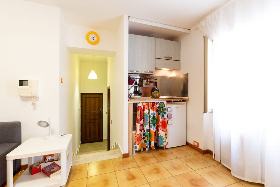 Studio | Private kitchen | Fridge, stovetop, cookware/dishes/utensils