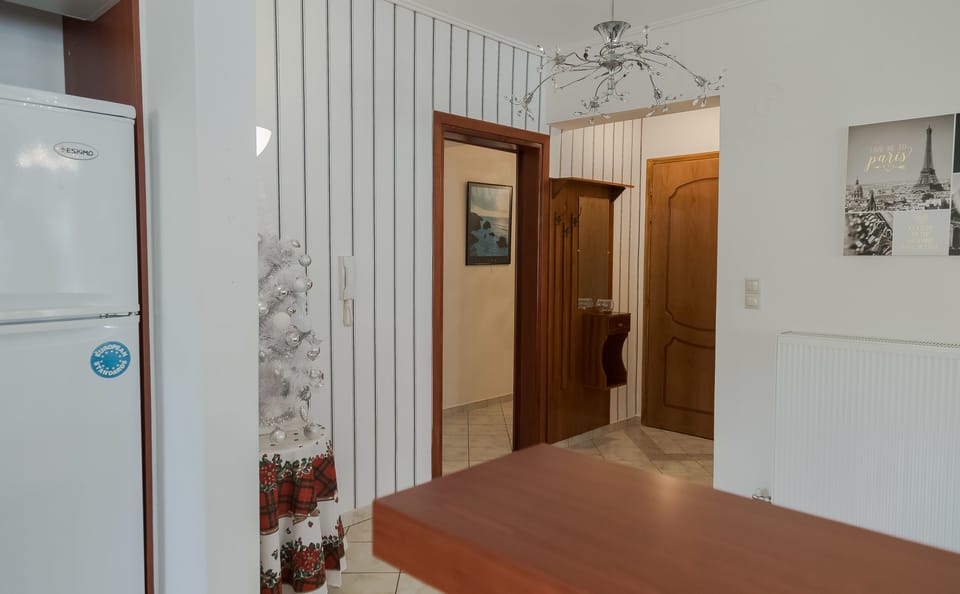 Luxury Apartment, 3 Bedrooms | Living area | Flat-screen TV, video-game console