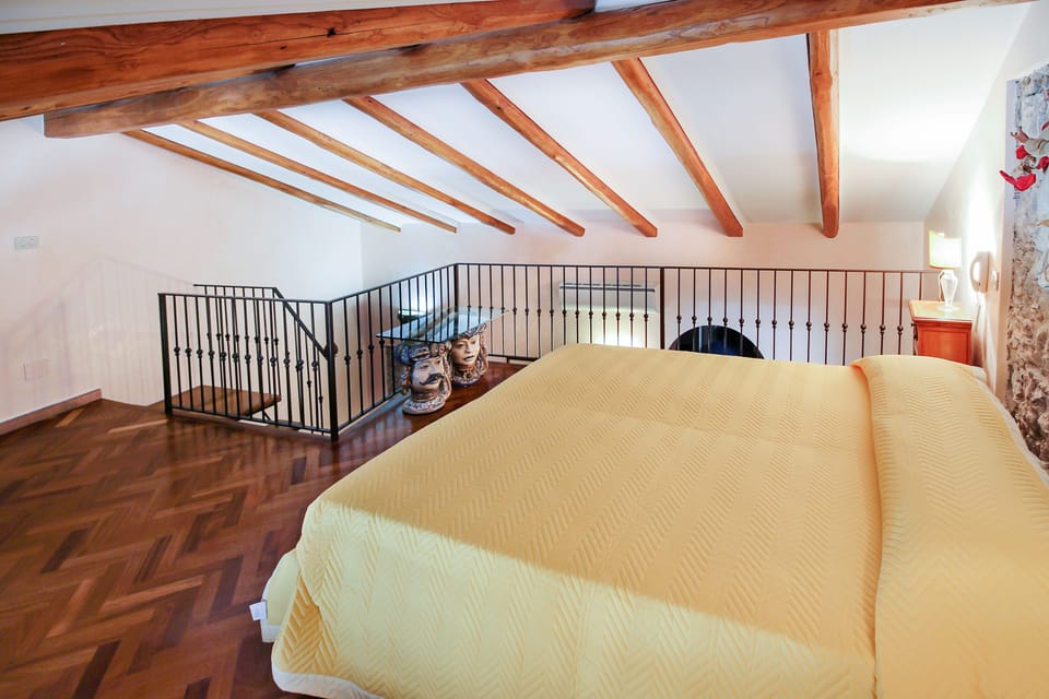 Duplex, 1 Bedroom | 1 bedroom, bed sheets