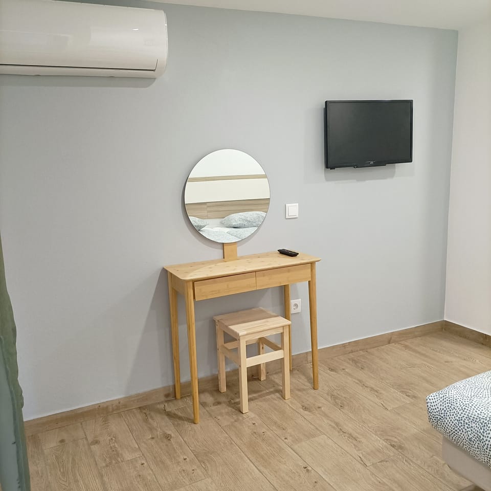 Double or Twin Room, Private Bathroom | Soundproofing, free WiFi, bed sheets