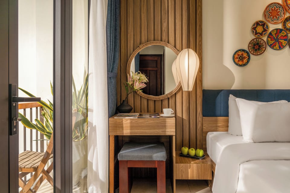 Deluxe Double Room, 1 King Bed, Patio | Minibar, in-room safe, individually furnished, laptop workspace