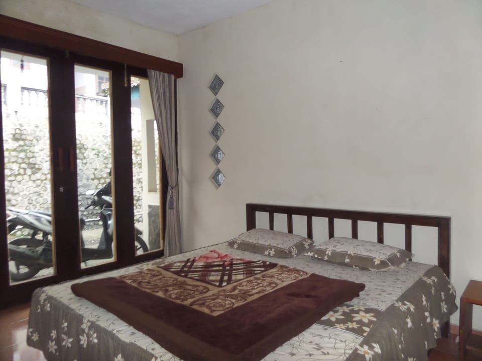 Family Room, 3 Bedrooms, Non Smoking | Desk, soundproofing