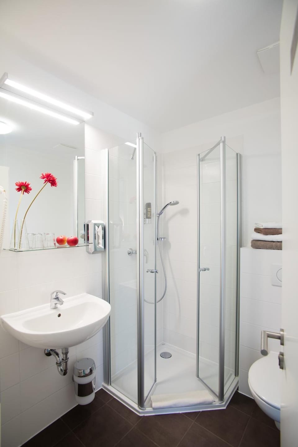Shower, free toiletries, hair dryer, towels