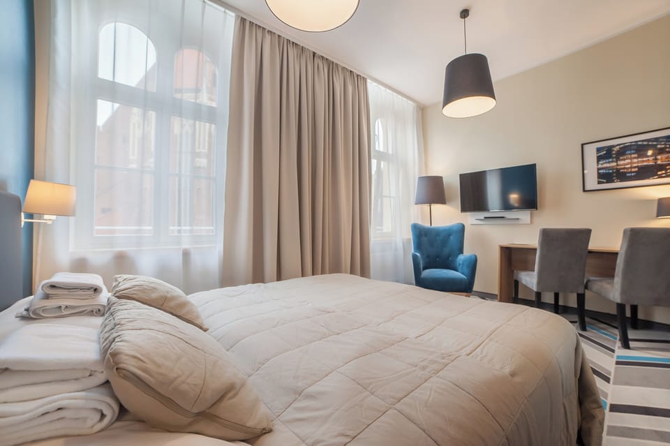 Deluxe Double Room | Soundproofing, iron/ironing board, free WiFi, bed sheets