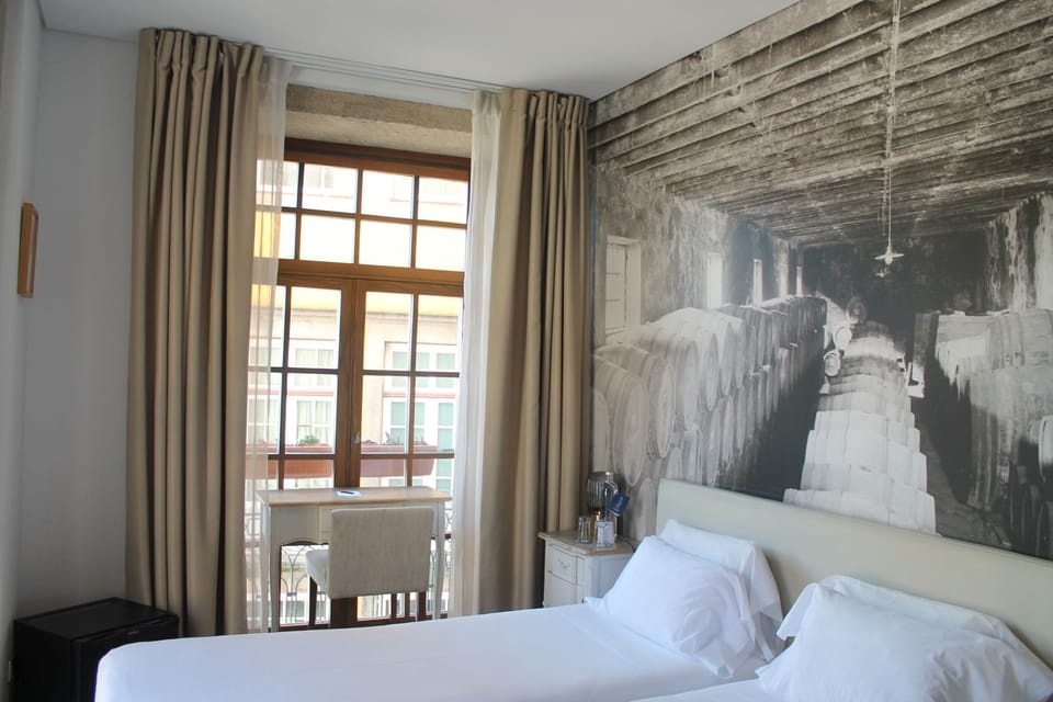 Superior Twin Room | In-room safe, desk, soundproofing, iron/ironing board