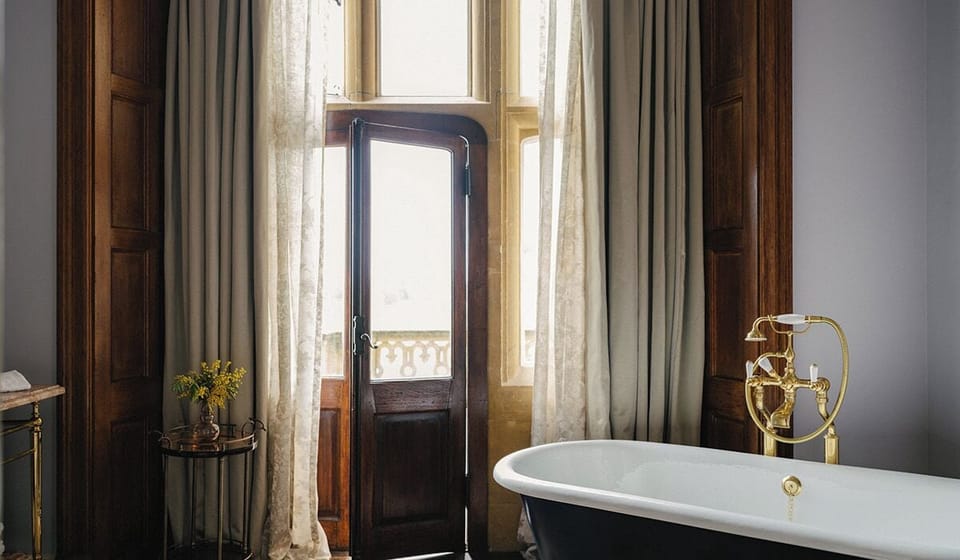 Suite, Balcony (Estelle) | Bathroom | Free toiletries, hair dryer, towels