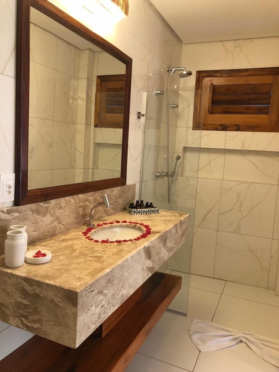 Room amenity