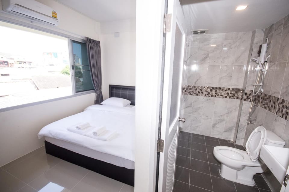 Premium bedding, free WiFi