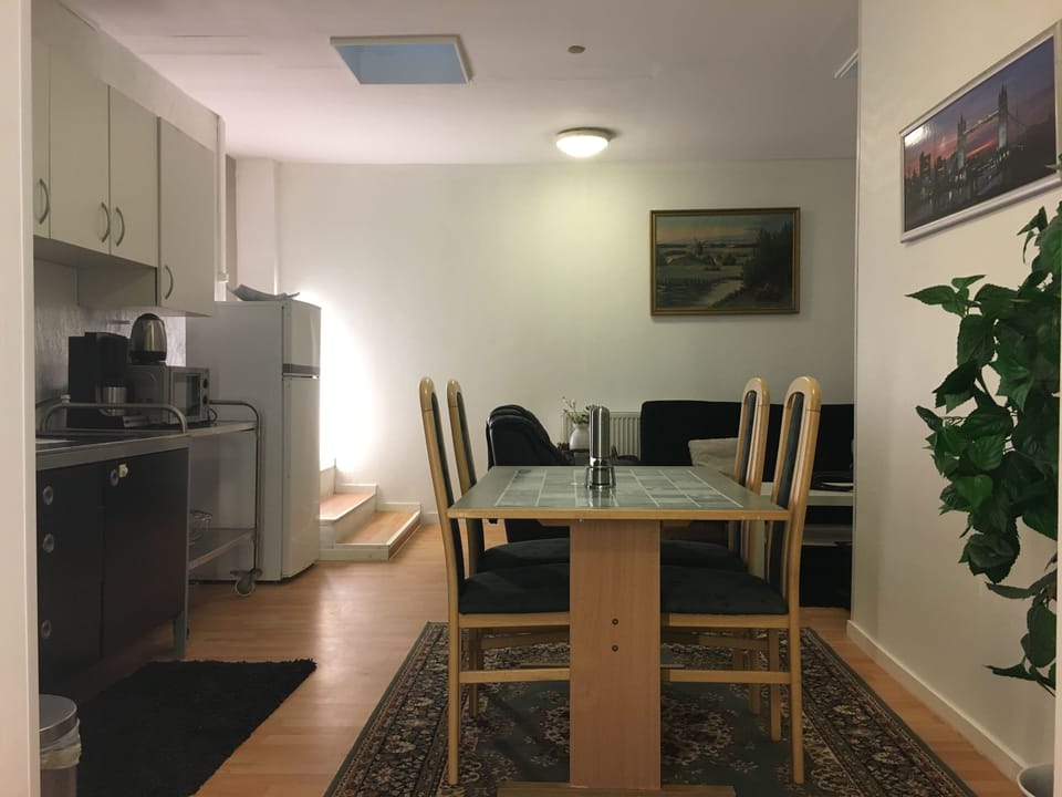 Deluxe Apartment, Multiple Beds, Non Smoking | Private kitchen | Electric kettle