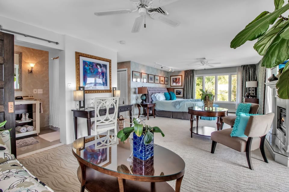 Romantic Suite, Ensuite, River View | Lounge