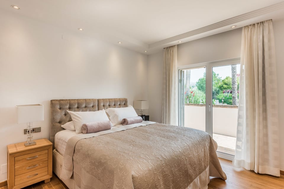 Superior Double Room, 1 King Bed, Non Smoking, Garden View | Frette Italian sheets, premium bedding, memory foam beds, in-room safe