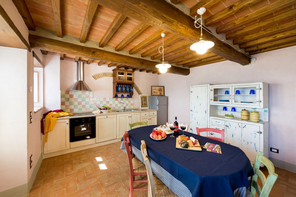 House, 5 Bedrooms | Private kitchen | Full-size fridge, microwave, oven, stovetop