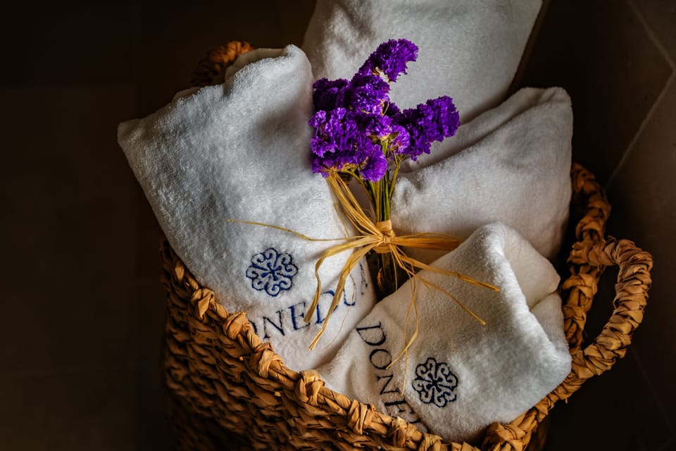 Shower, bidet, towels