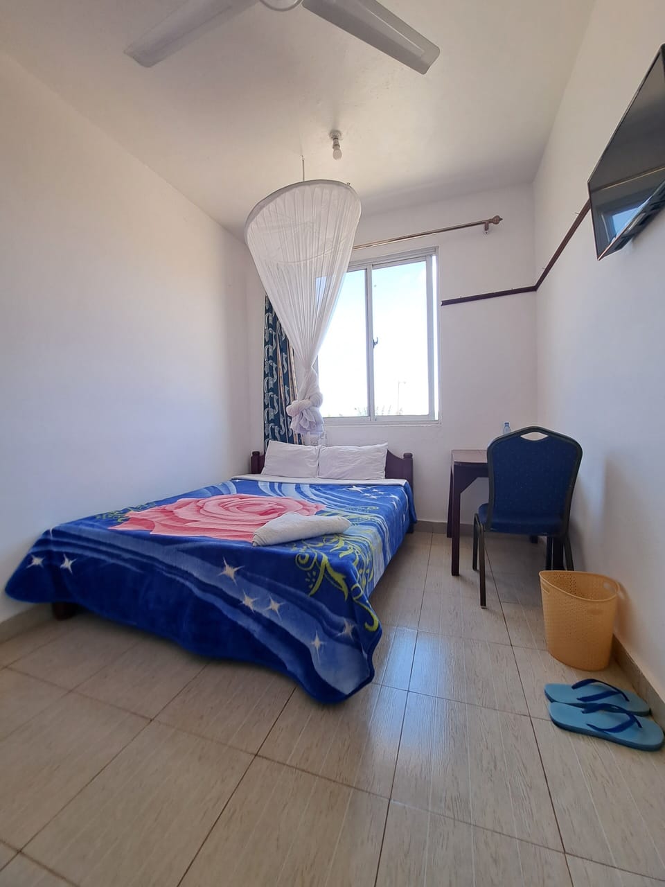 Premium bedding, desk, free WiFi, bed sheets