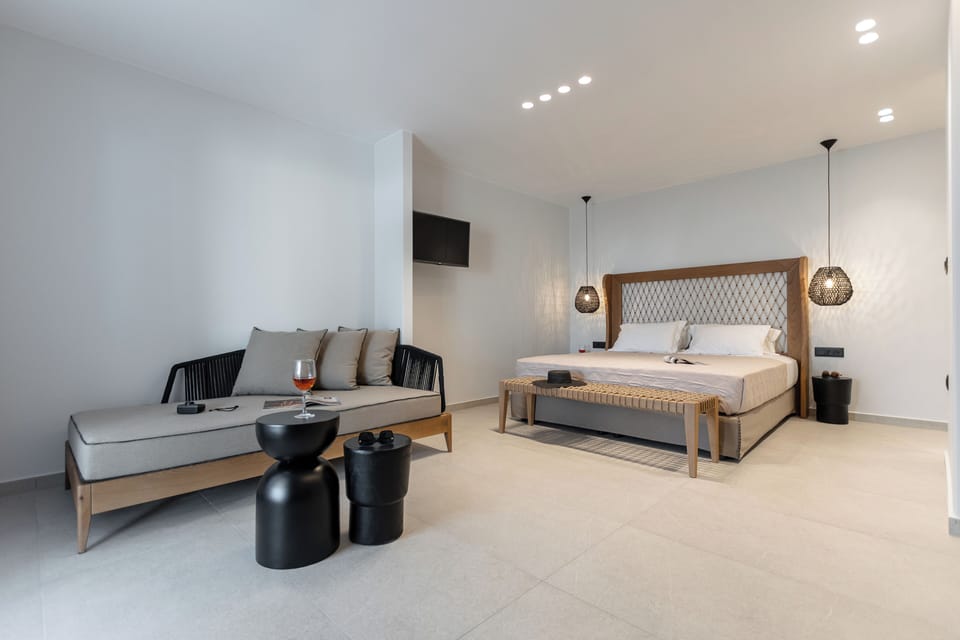 Executive Room with Garden View | Premium bedding, in-room safe, desk, blackout drapes