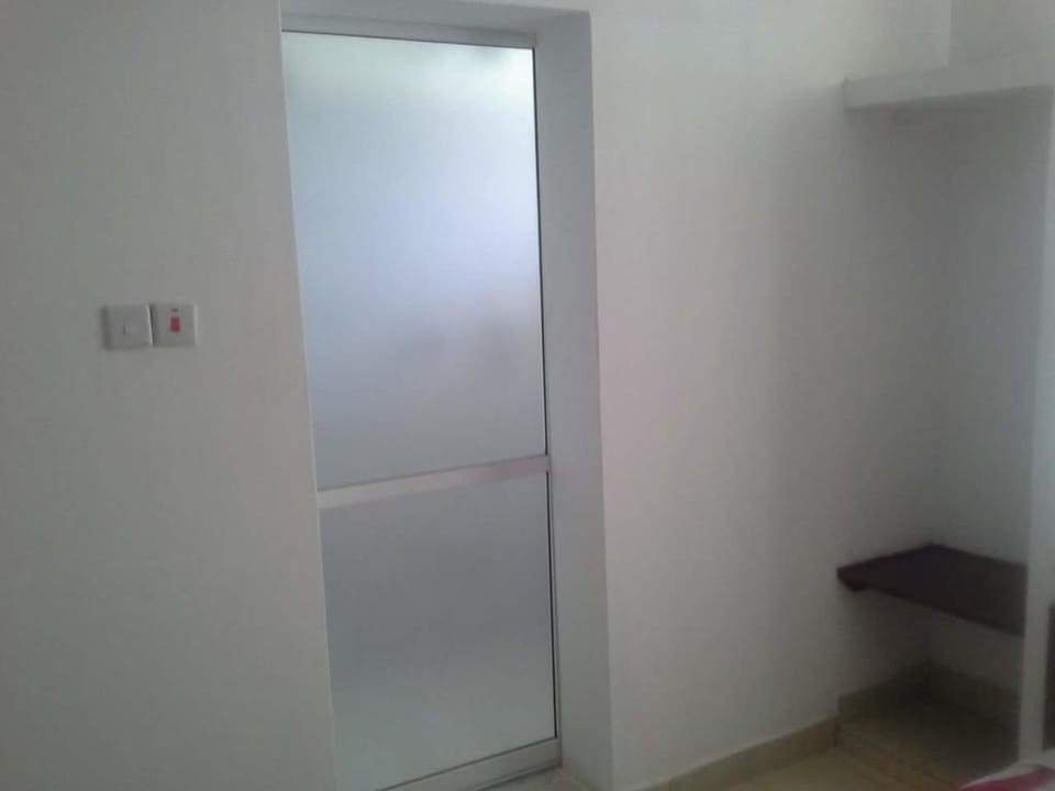 Standard Double Room, Non Smoking | Bathroom | Shower, free toiletries, slippers, towels