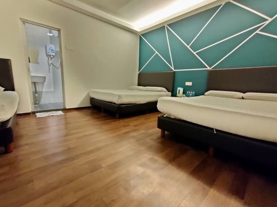 Family Room, Multiple Beds, Non Smoking, River View | WiFi (free), bed sheets