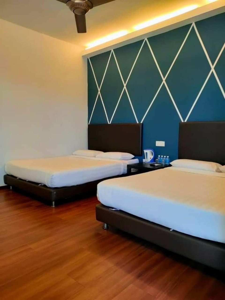 Quadruple Room, 2 Queen Beds, Non Smoking | WiFi (free), bed sheets