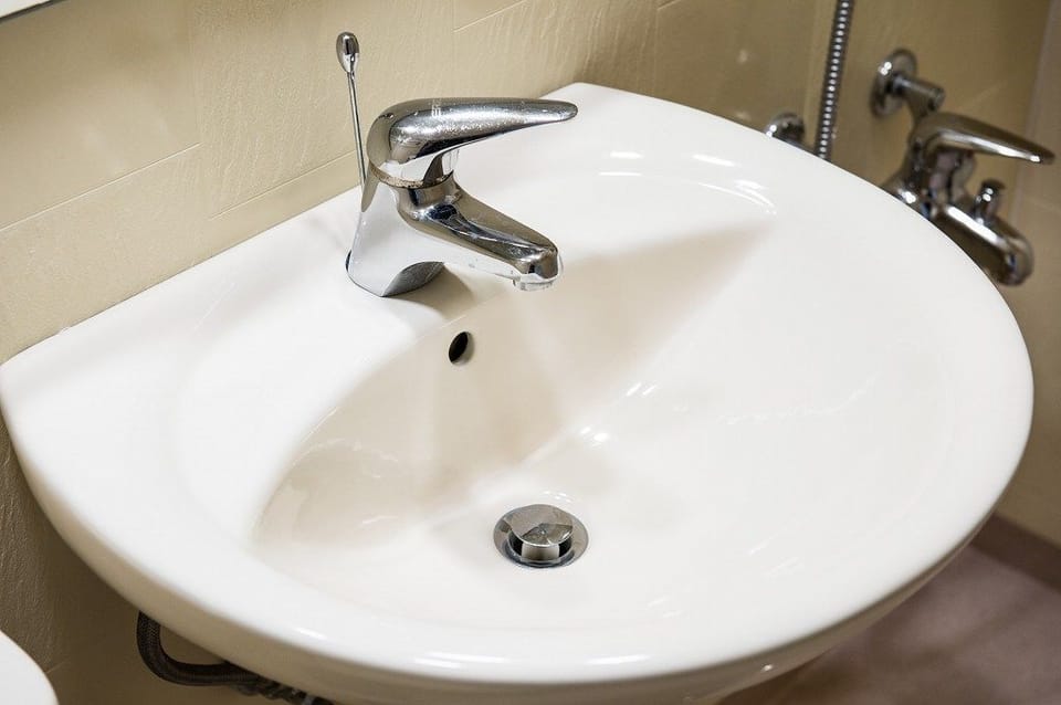 Standard Double Room | Bathroom sink