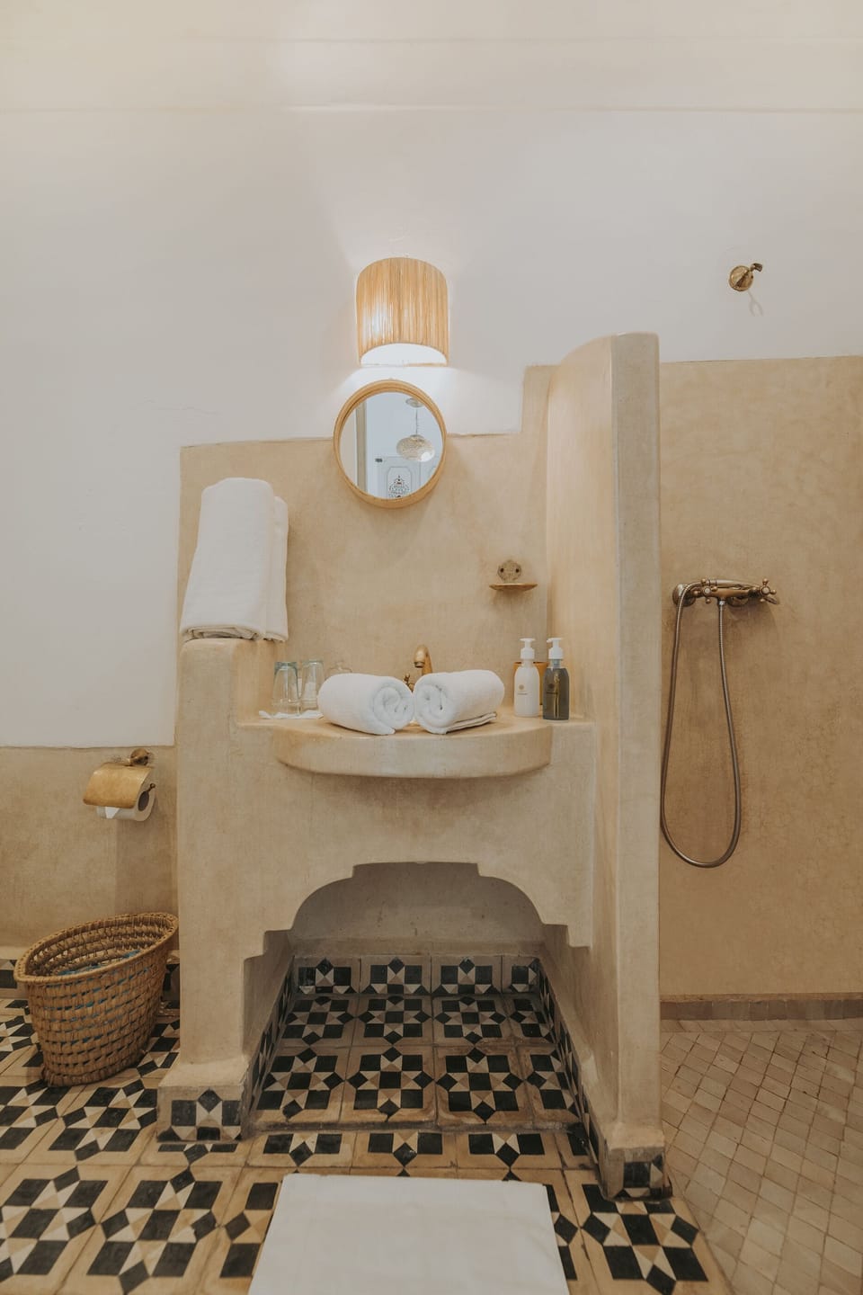 Superior Double Room, 1 King Bed, Non Smoking | Minibar, in-room safe, individually decorated, individually furnished
