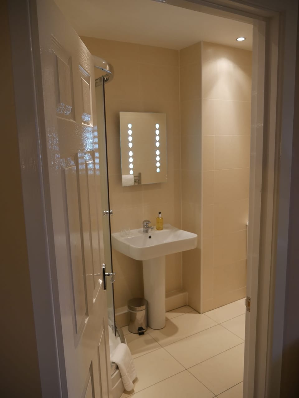 Classic Suite | Bathroom shower