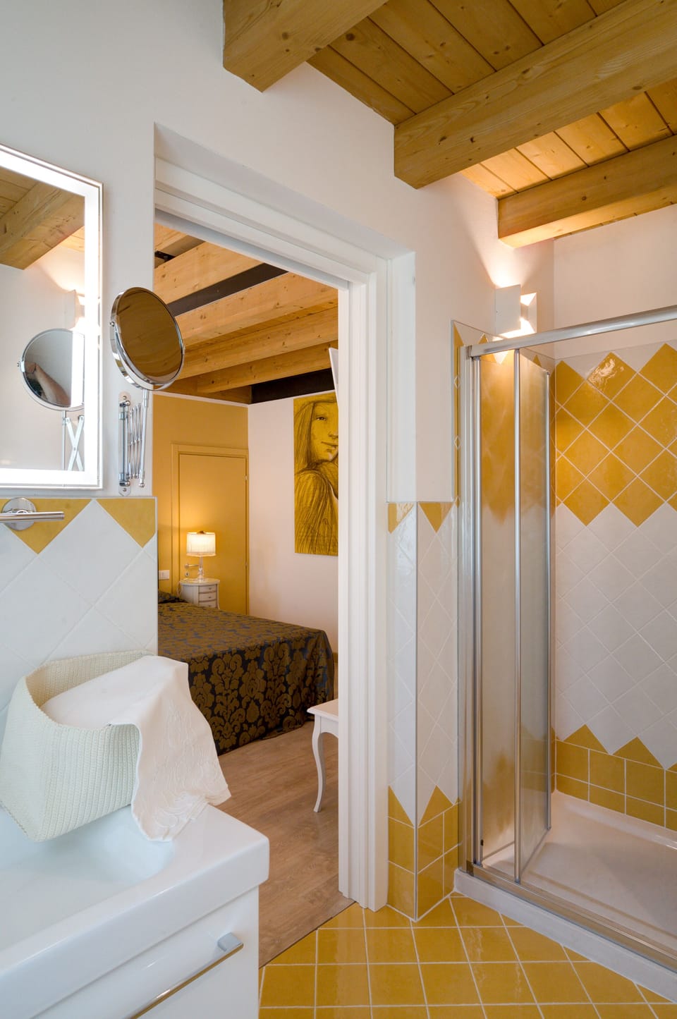 Family Duplex, 1 Bedroom, Park View, Garden Area | Bathroom | Shower, hydromassage showerhead, free toiletries, hair dryer