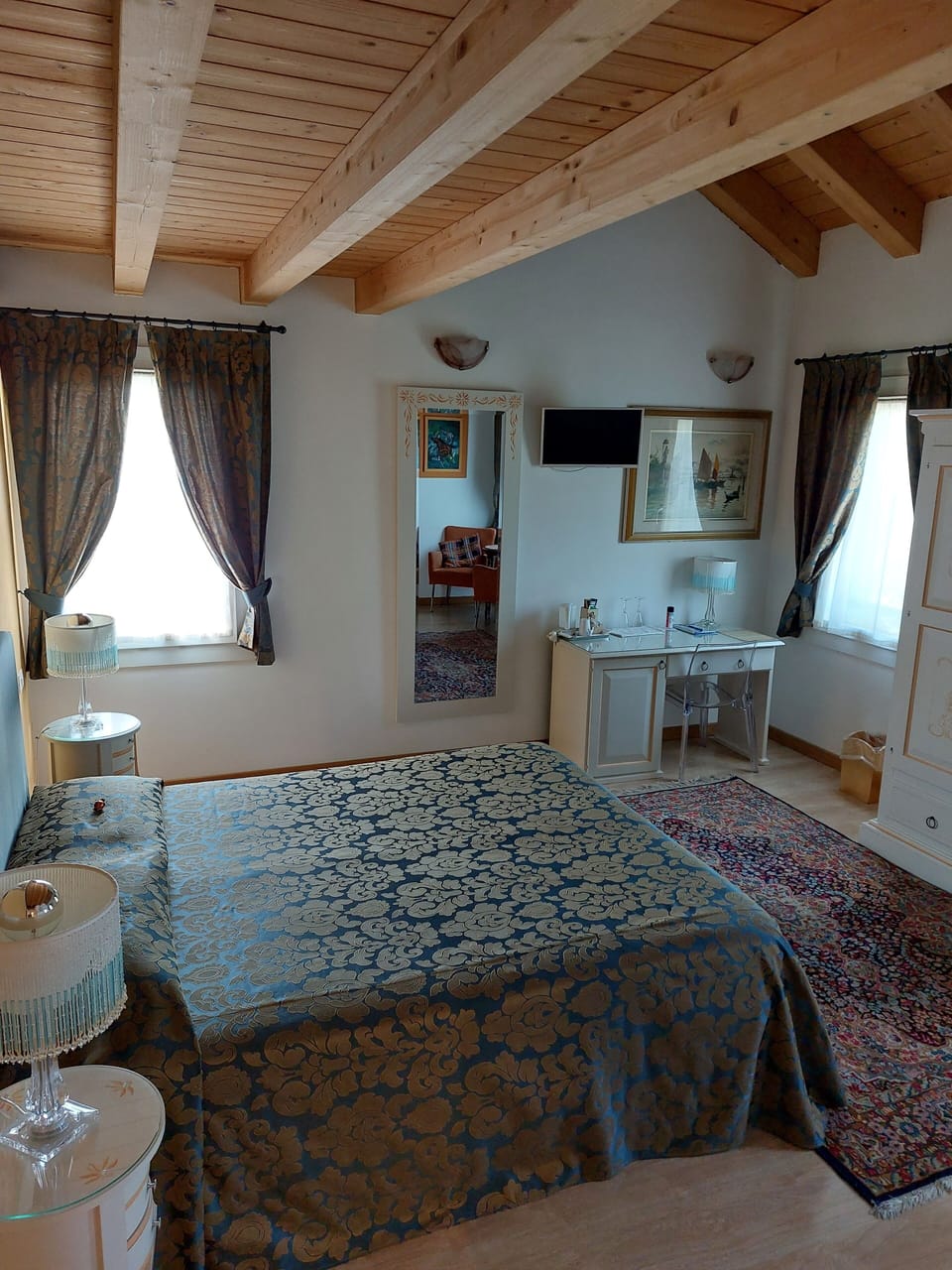 Deluxe Double or Twin Room, 1 Bedroom, Ensuite, River View | Frette Italian sheets, premium bedding, pillowtop beds