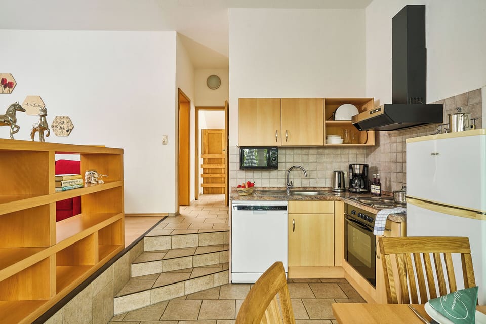 Deluxe Apartment, 2 Bedrooms, Balcony (Apt 14) | Private kitchen | Fridge, microwave, oven, stovetop