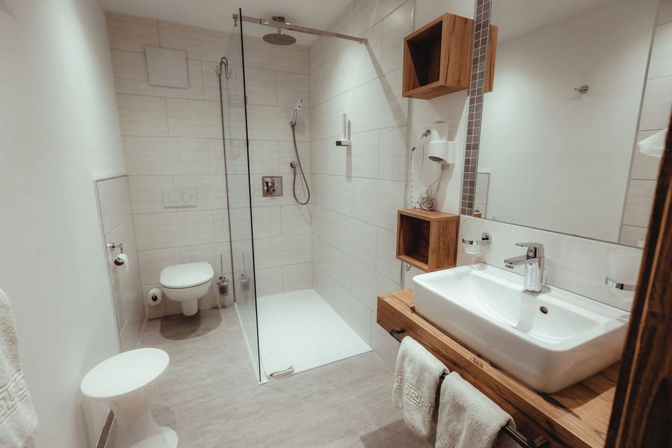 Comfort Room | In-room safe, free WiFi, bed sheets