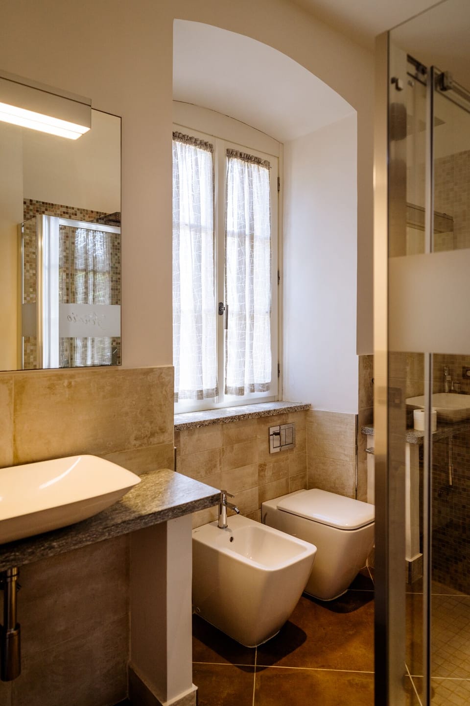 Luxury Suite, 1 Queen Bed, Terrace, Sea View | Bathroom | Shower, free toiletries, hair dryer, bathrobes