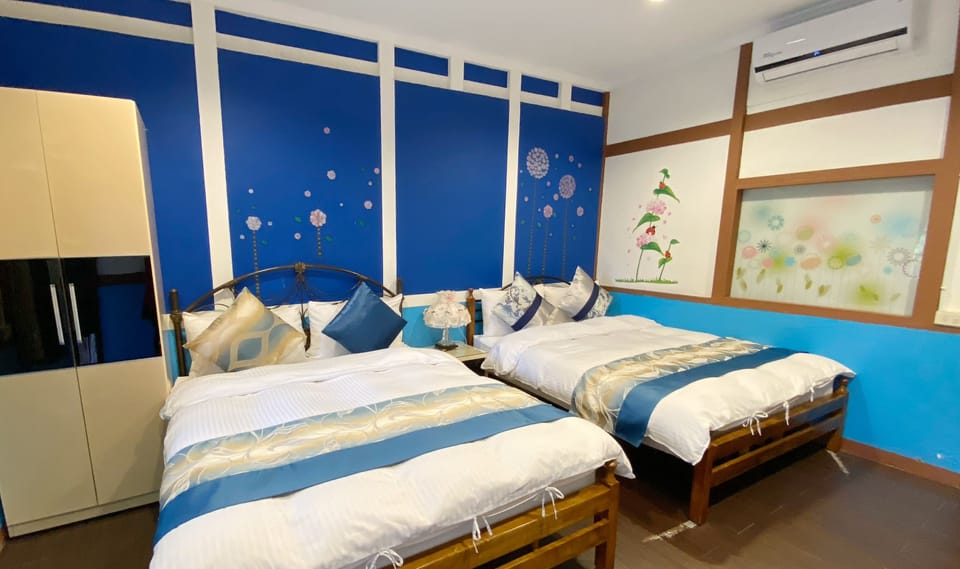 Gallery Quadruple Room, 2 Double Beds, Non Smoking | Down comforters, free WiFi, bed sheets