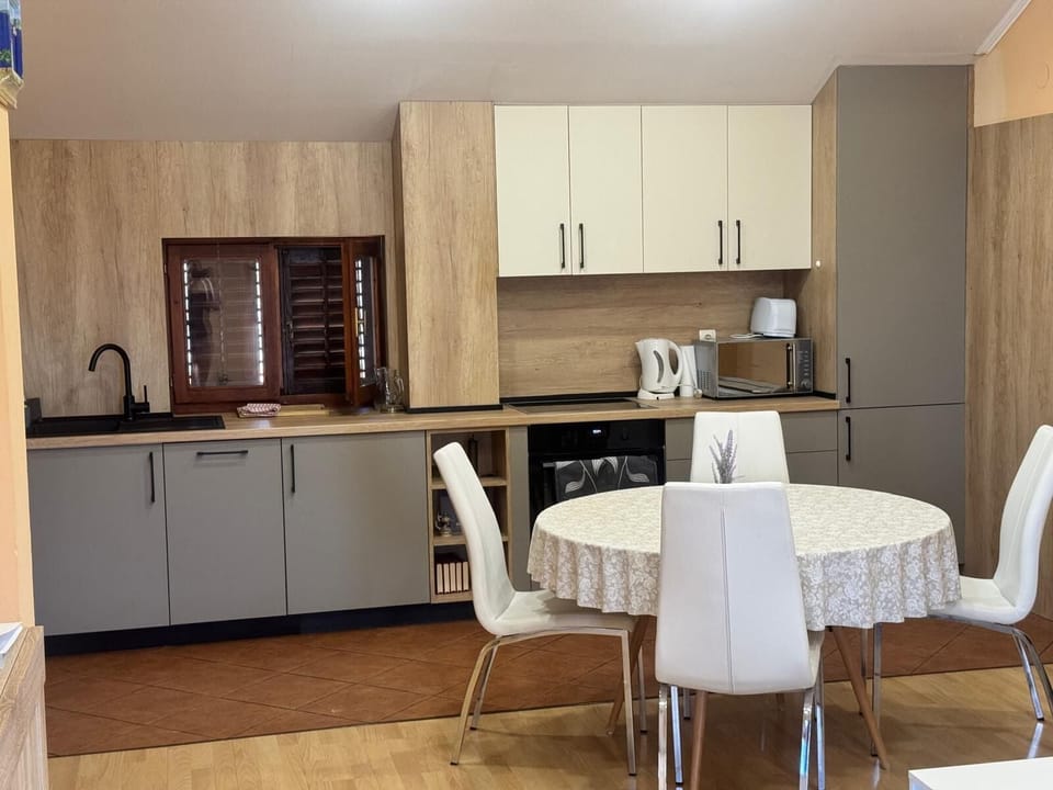 Apartment, 1 Bedroom, Balcony, Sea View | Private kitchen | Fridge, microwave, stovetop, electric kettle