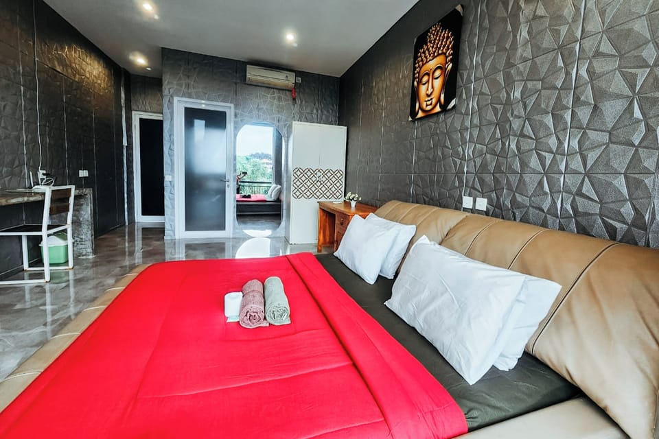Deluxe Double Room, Private Bathroom | Free WiFi, bed sheets