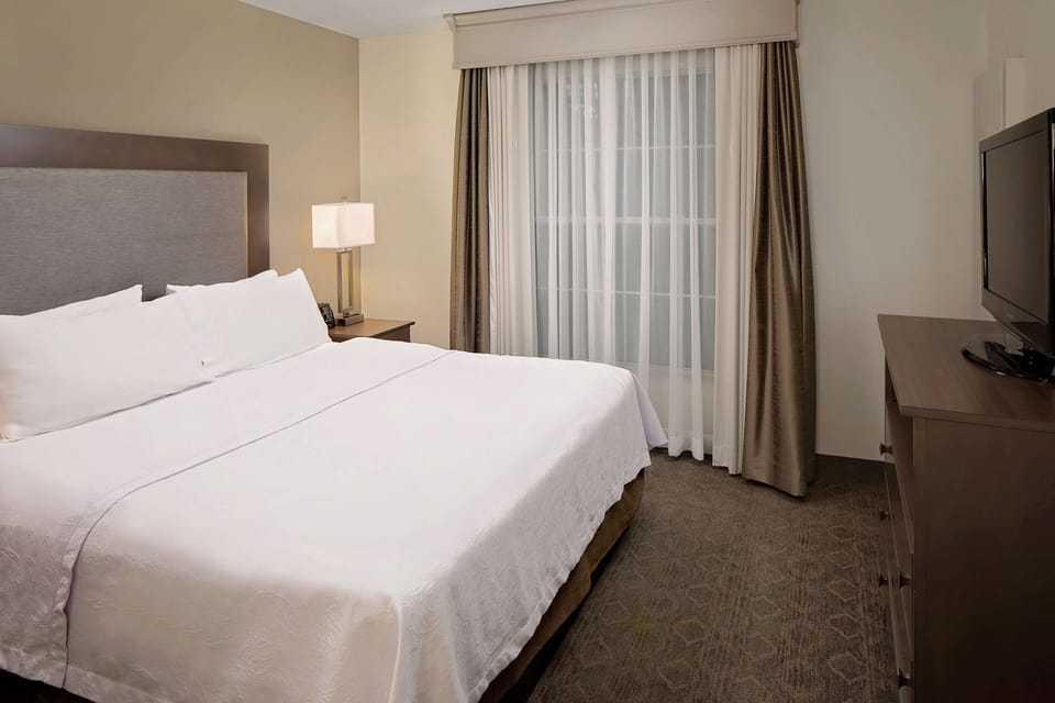 1 bedroom, premium bedding, desk, blackout drapes