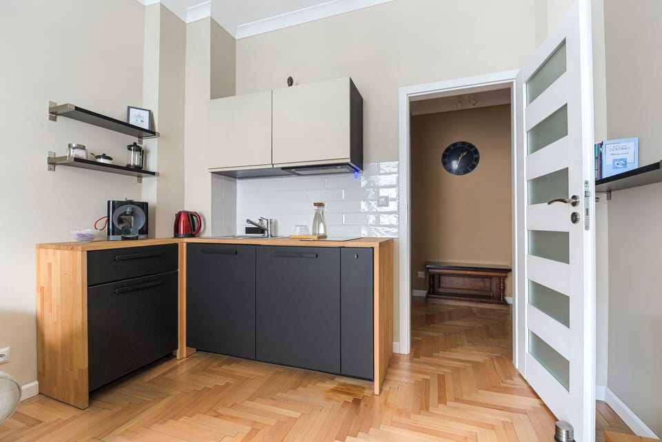 Superior Apartment, 1 Double Bed with Sofa bed, Non Smoking | Private kitchenette | Fridge, stovetop, electric kettle, cookware/dishes/utensils