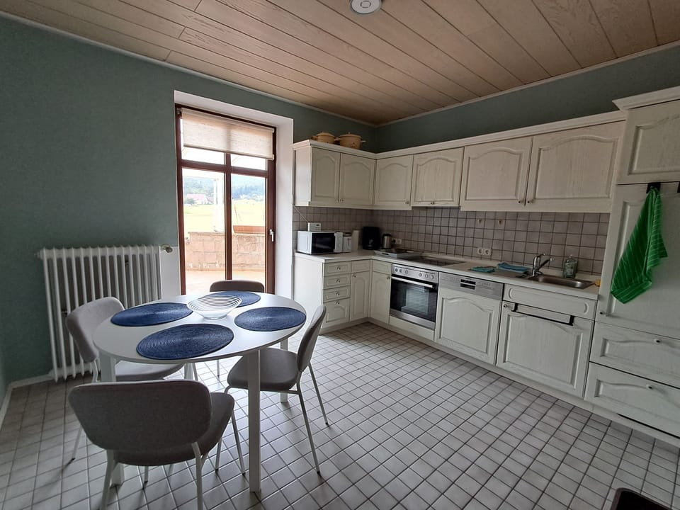 Comfort Apartment, 2 Bedrooms (2) | Private kitchen