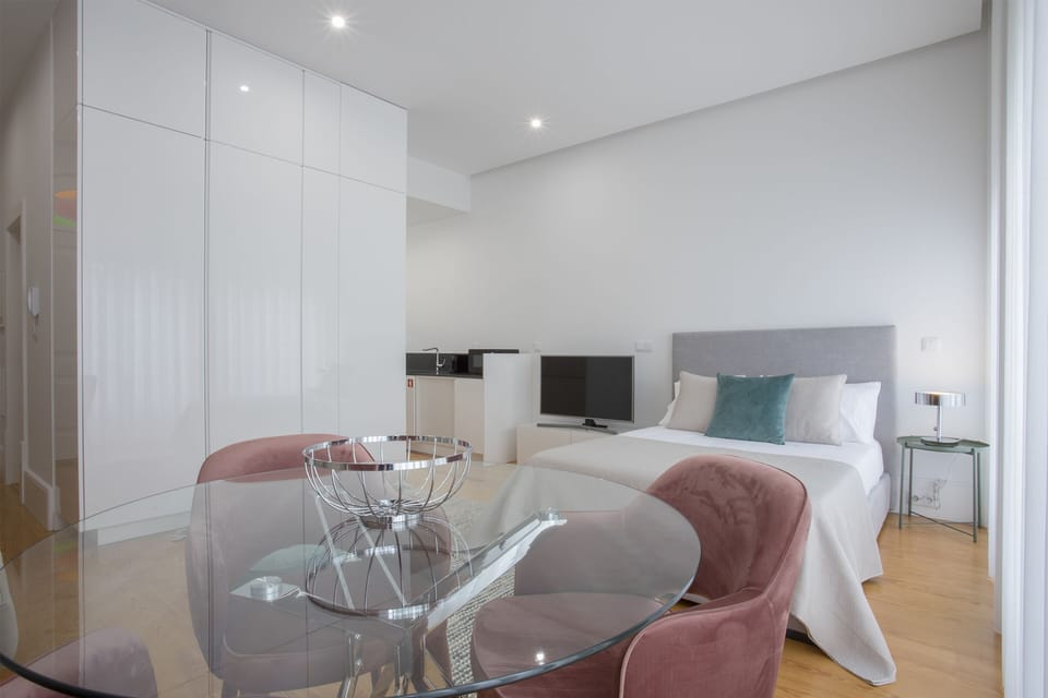 Comfort Studio (3R) | In-room dining