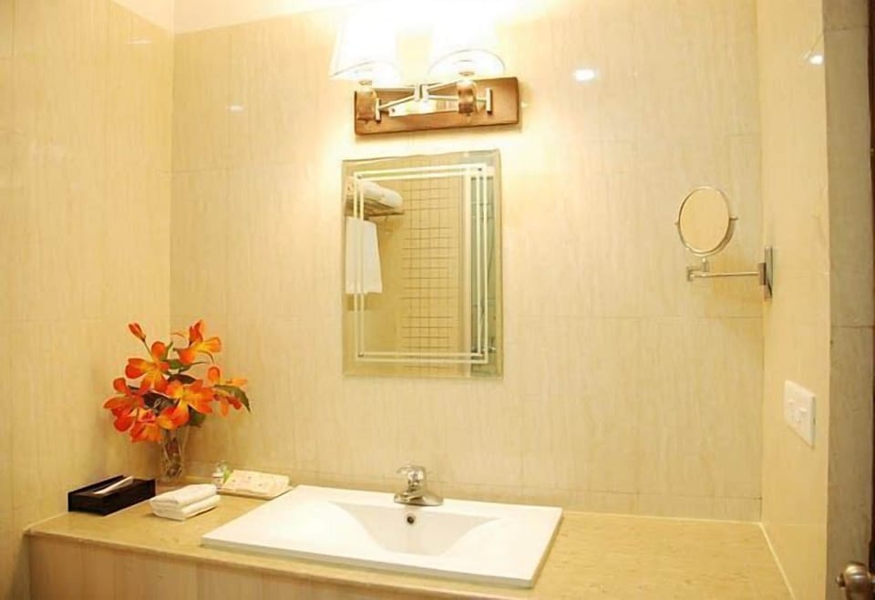 Bathroom sink