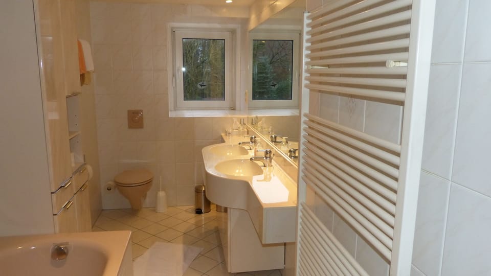 Superior Double Room | Bathroom | Shower