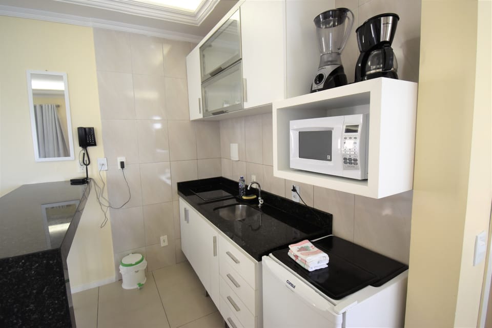 Comfort Studio, 1 Queen Bed, Non Smoking, Beach View | Private kitchen | Fridge, microwave, oven, stovetop