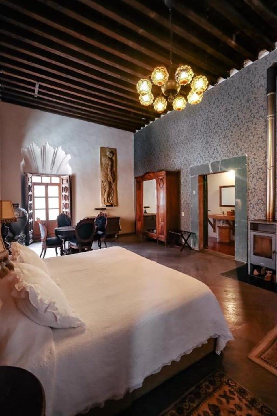 Superior Room, Fireplace | Individually decorated, individually furnished, bed sheets