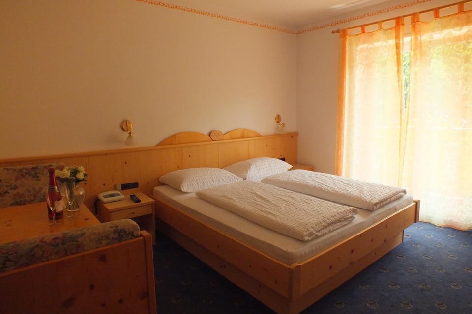 In-room safe, bed sheets, wheelchair access