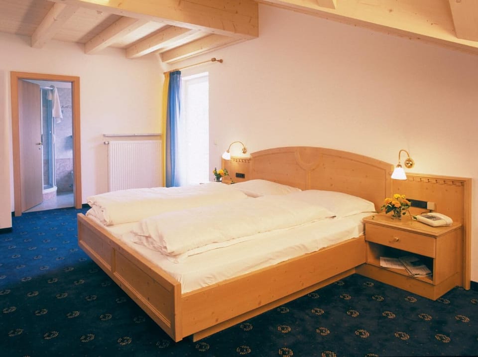 In-room safe, bed sheets, wheelchair access