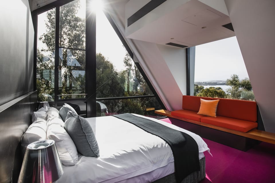 Walter | Egyptian cotton sheets, premium bedding, Select Comfort beds, minibar