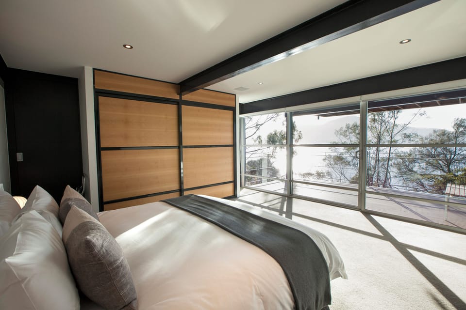 Egyptian cotton sheets, premium bedding, Select Comfort beds, minibar