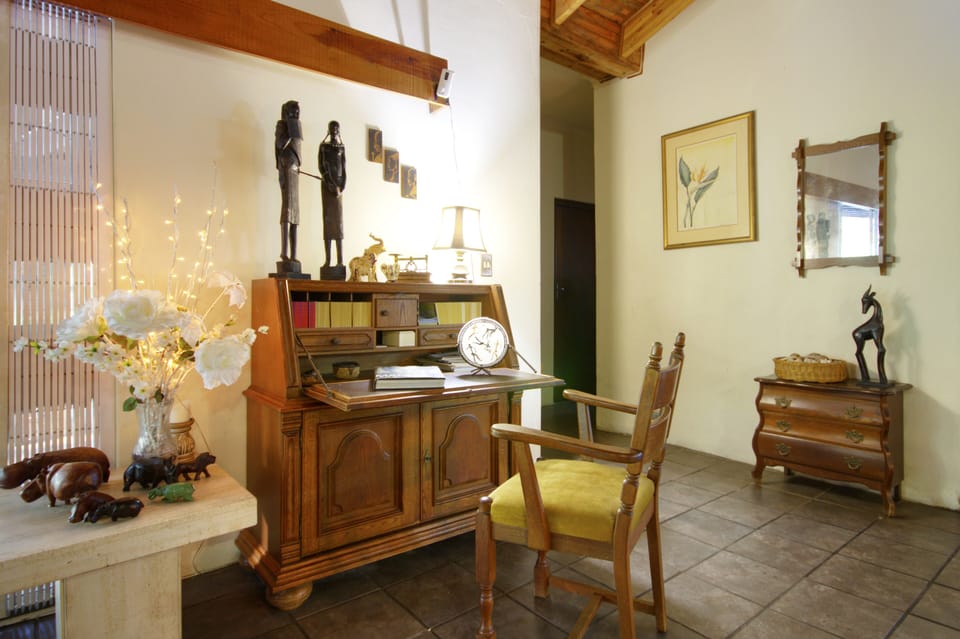 Concierge desk