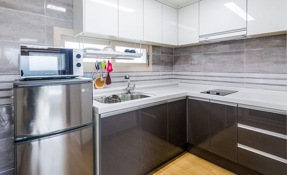 Fridge, microwave, stovetop, electric kettle